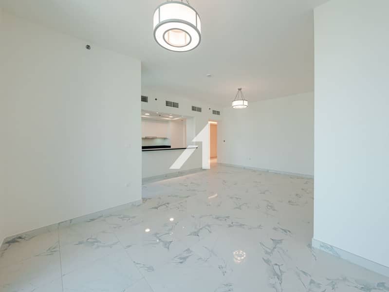 Vacant | En suite Maids Room | Pool and Sea Views - Image 23