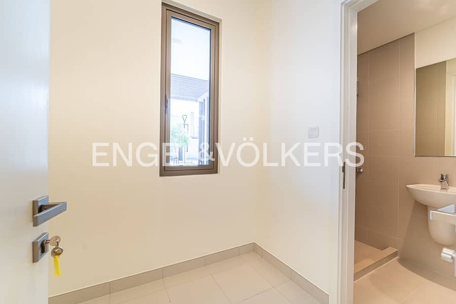 Corner Villa | Big Plot | With Maids Room - Image 10