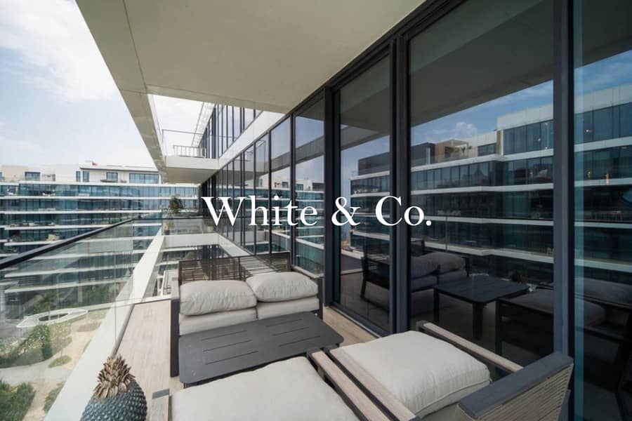 Skyline Views | Luxurious Unit | Balcony