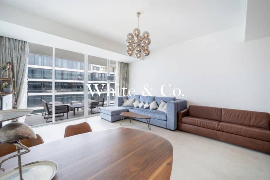 Skyline Views | Luxurious Unit | Balcony