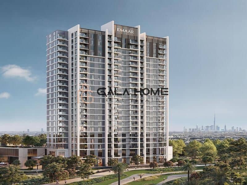 Luxury Homes Overlooking Stunning Golf Views