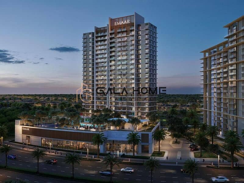 Luxury Homes Overlooking Stunning Golf Views