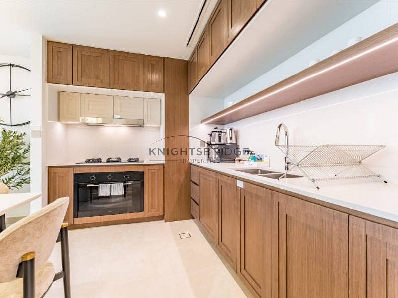 Resort Calm by the Sea | Marina, Skyline Outlook