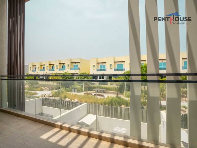 Single Row | Community View | large layout