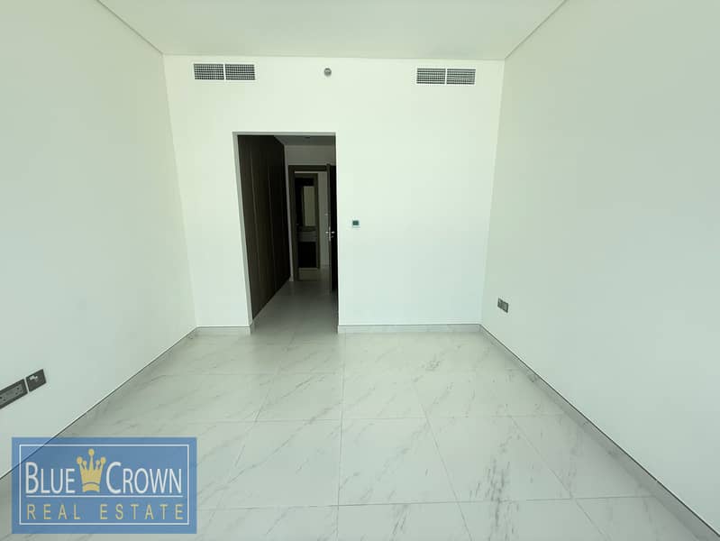 CORNER UNIT BRIGHT APARTMENT READY TO MOVE - Image 11