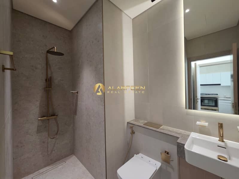 Spacious 1br | Private Pool | Fitted Kitchen - Image 11