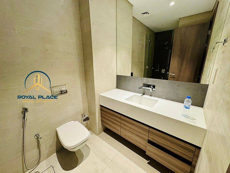 Burj View | Multiple Cheques Option | Great Area - Image 13