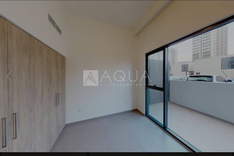 Spacious | Built in Kitchen | Unfurnished - Image 11