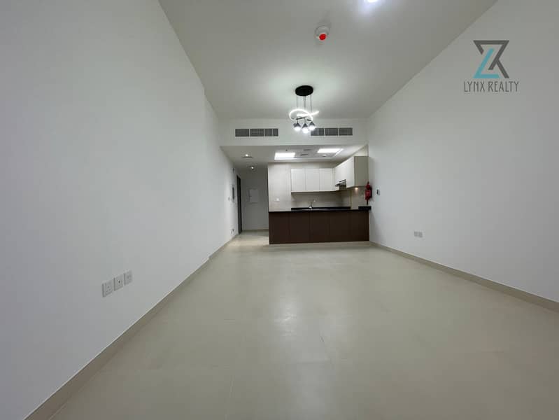 Modern Studio Apartment with Open View Near the Park