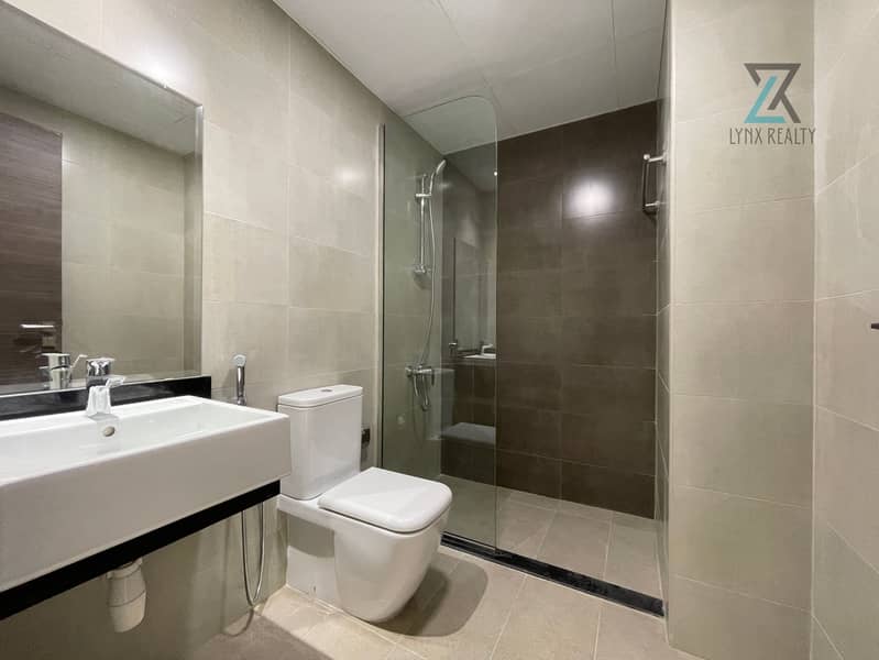 Modern Studio Apartment with Open View Near the Park