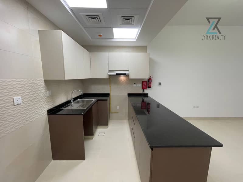 Modern Studio Apartment with Open View Near the Park - Image 6