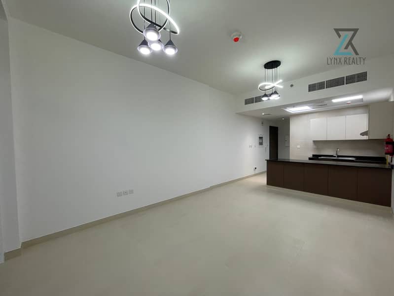 Modern Studio Apartment with Open View Near the Park - Image 9