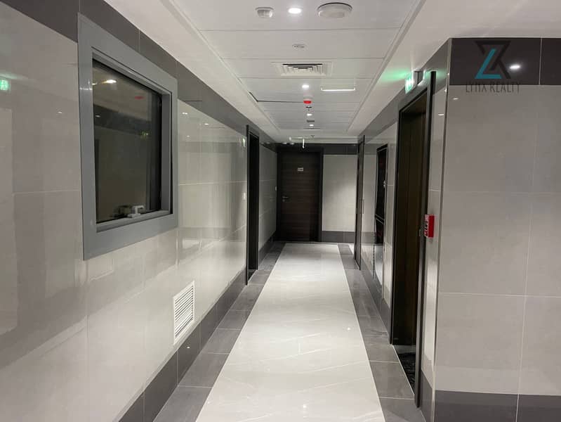 Modern Studio Apartment with Open View Near the Park - Image 10