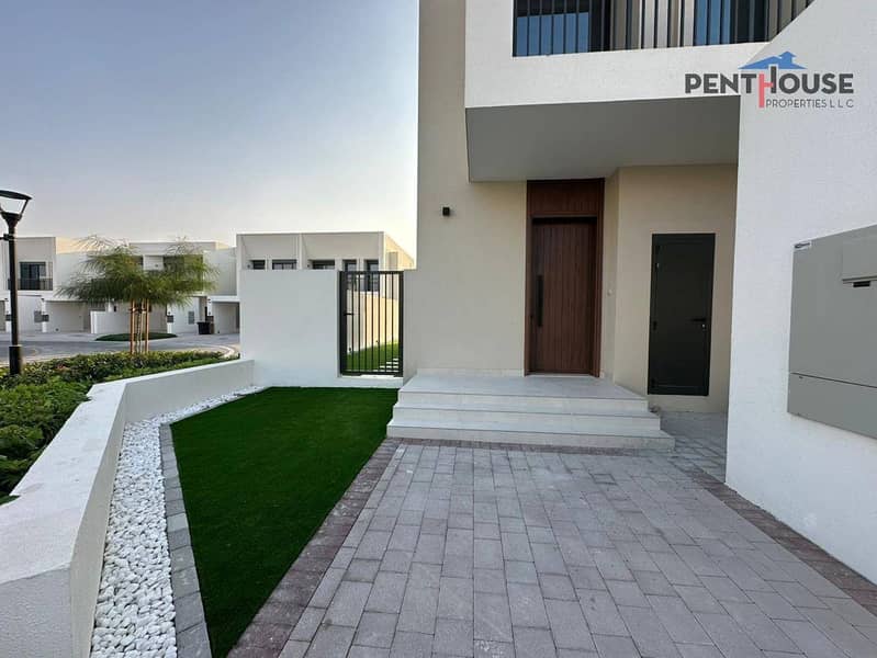 Ready To Move In| Prime Location |Spacious Layout