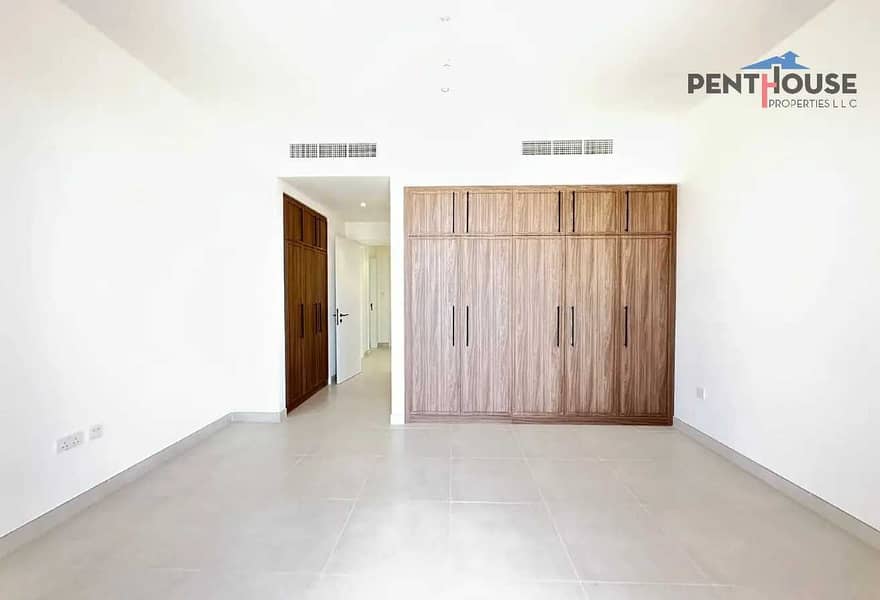 Ready To Move In| Prime Location |Spacious Layout - Image 6