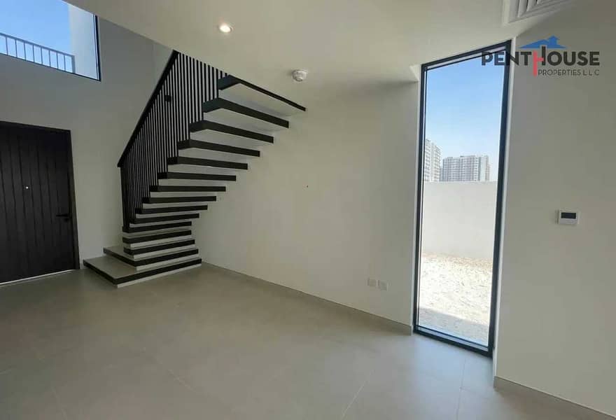 Ready To Move In| Prime Location |Spacious Layout - Image 7