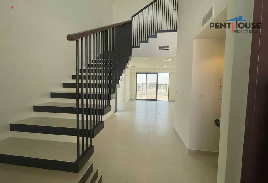 Ready To Move In| Prime Location |Spacious Layout - Image 8