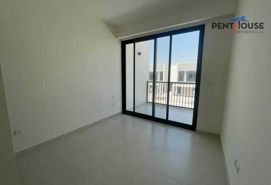 Ready To Move In| Prime Location |Spacious Layout - Image 10