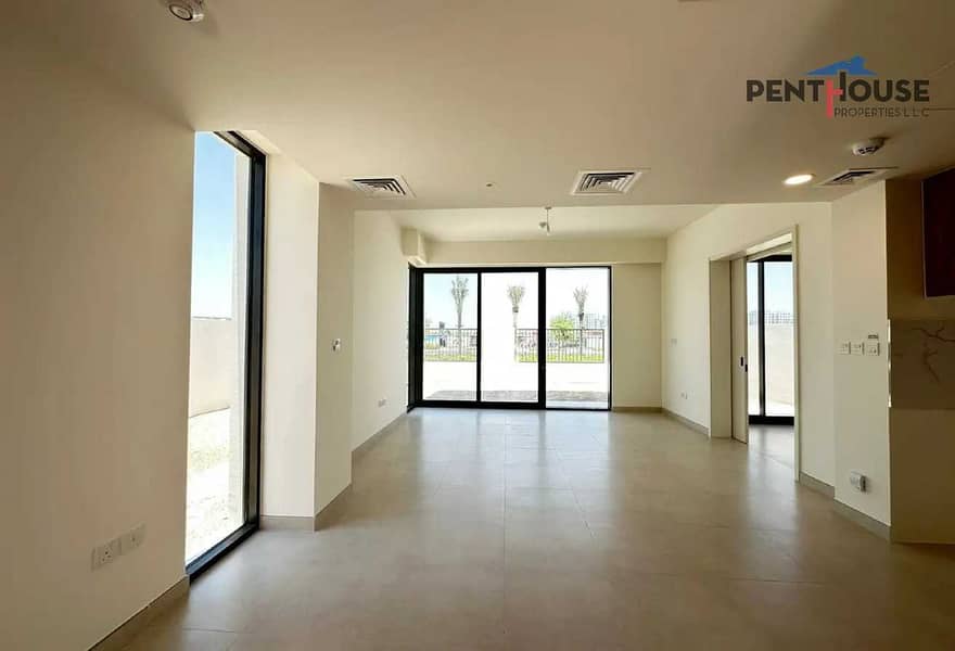 Ready To Move In| Prime Location |Spacious Layout - Image 11