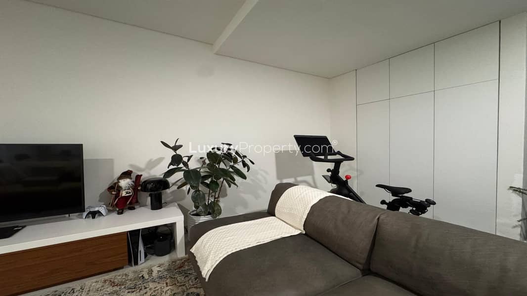 Vacant on Transfer | Upgraded | Exclusive - Image 6