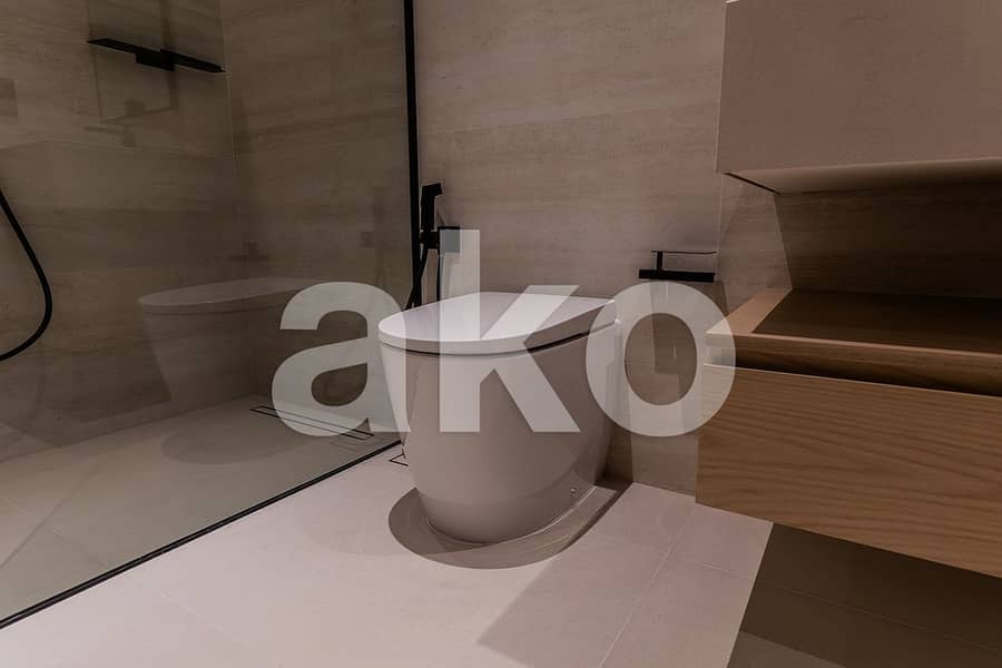 Luxury Fully Furnished Studio Exclusive High Floor - Image 21