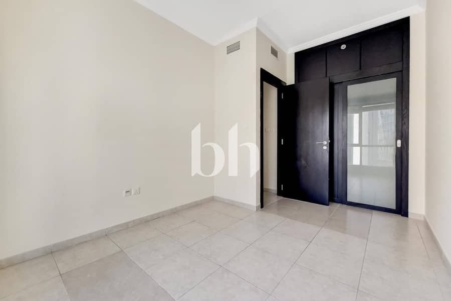 Vacant Soon | Higher Floor | Partial marina view - Image 11