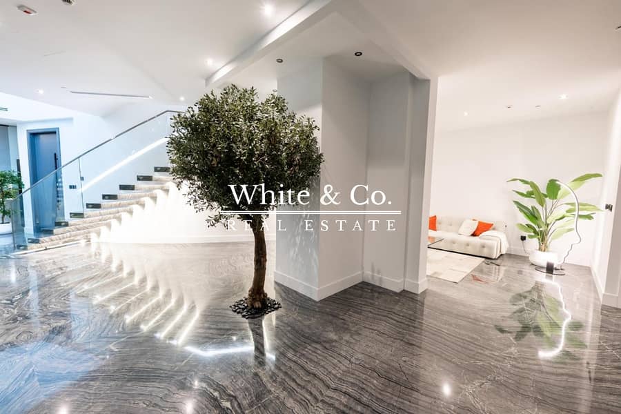 Upgraded | Furnished Penthouse | Duplex - Image 8