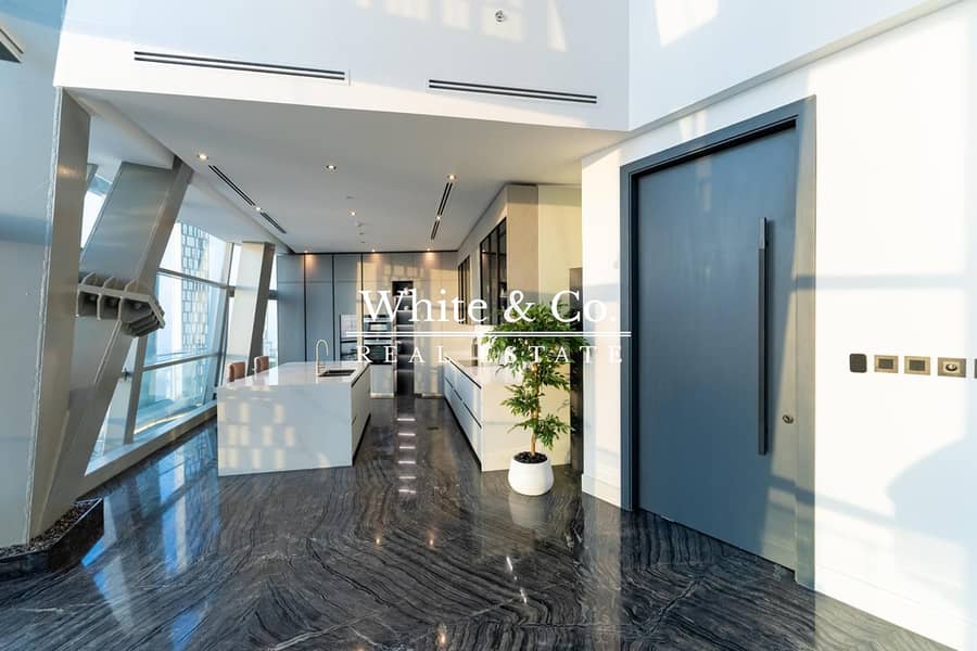 Upgraded | Furnished Penthouse | Duplex - Image 10