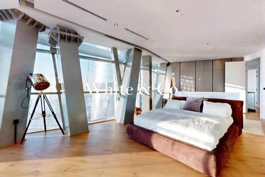Upgraded | Furnished Penthouse | Duplex - Image 11