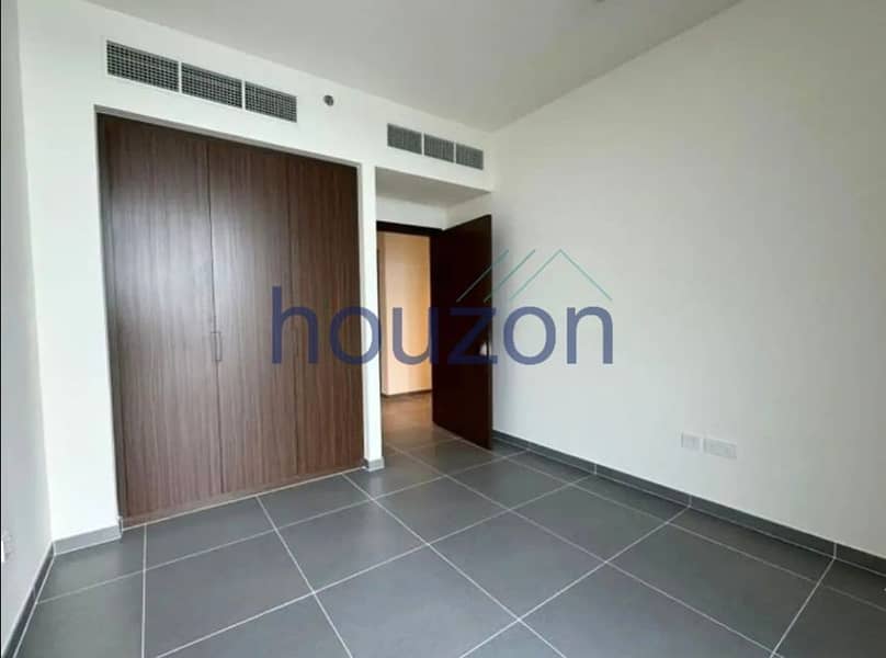 Luxurious 3BR + M/R | High Floor | Sea View - Image 6