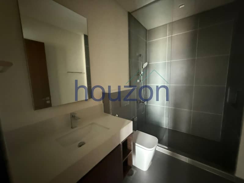 Luxurious 3BR + M/R | High Floor | Sea View - Image 8