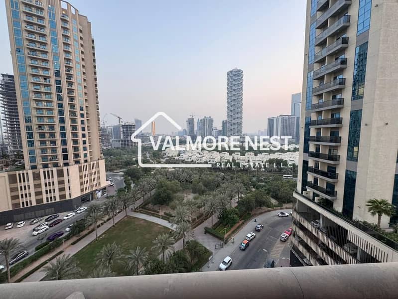 Bright & Spacious I Skyline view I Prime location - Image 8