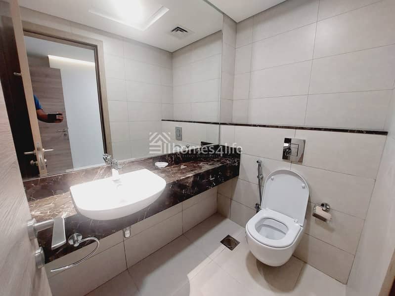 Spacious Layout| Family Community| Prime Location - Image 9