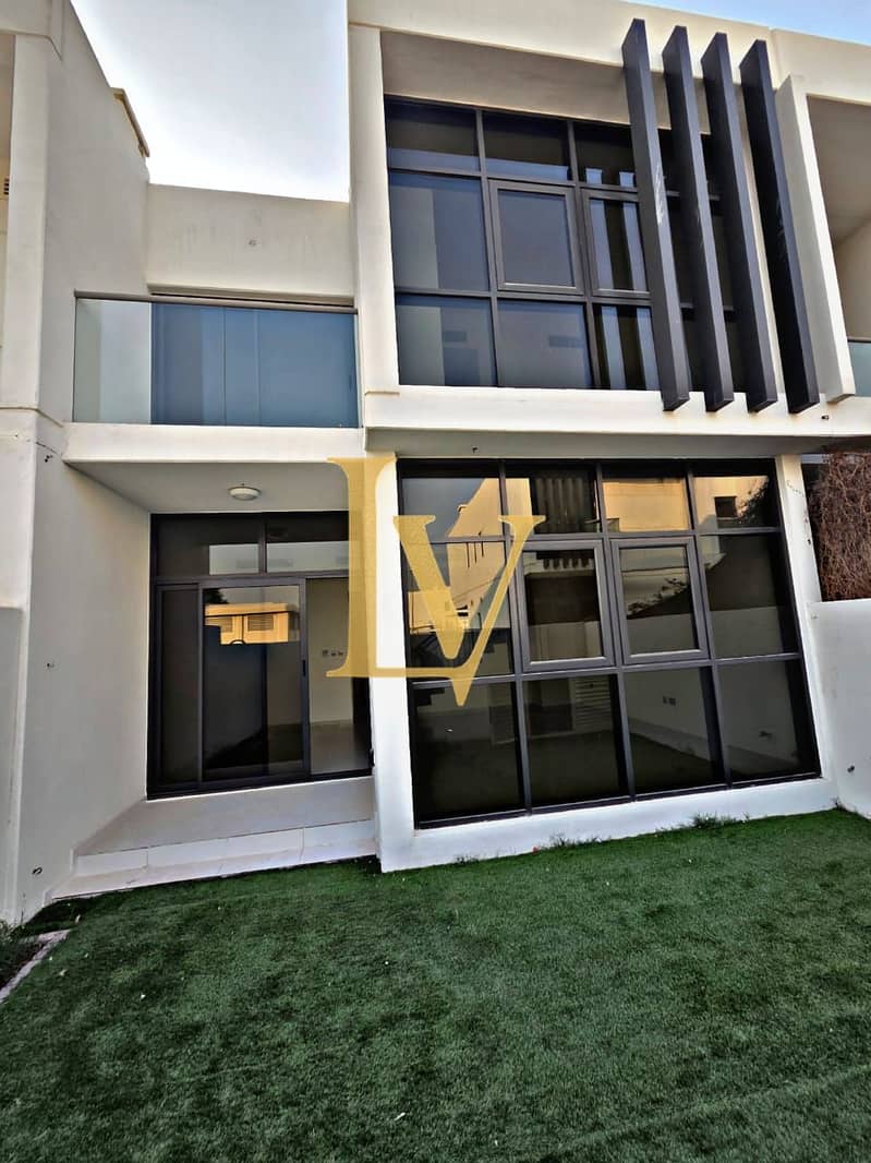 3 Bed+Maid | Middle unit | R2M14 | Rentd | Big Balcony