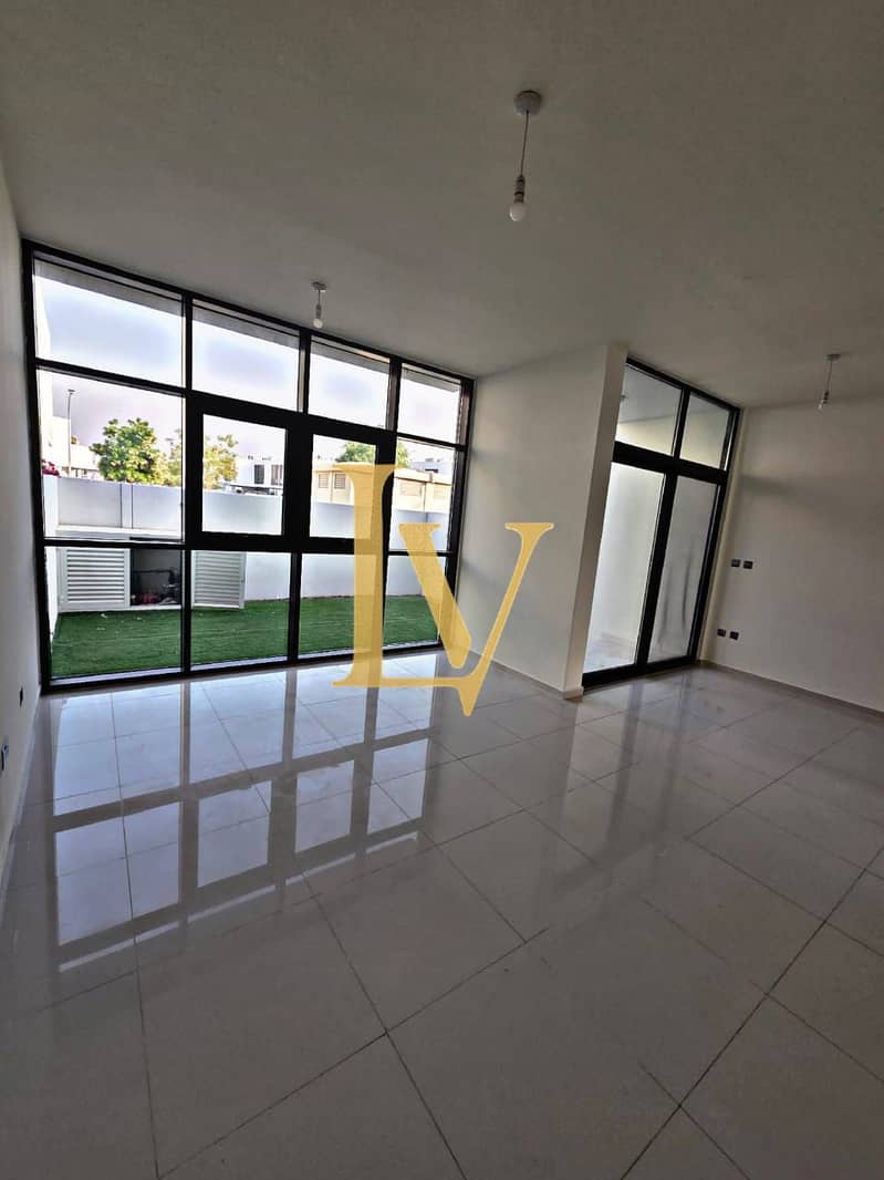 3 Bed+Maid | Middle unit | R2M14 | Rentd | Big Balcony