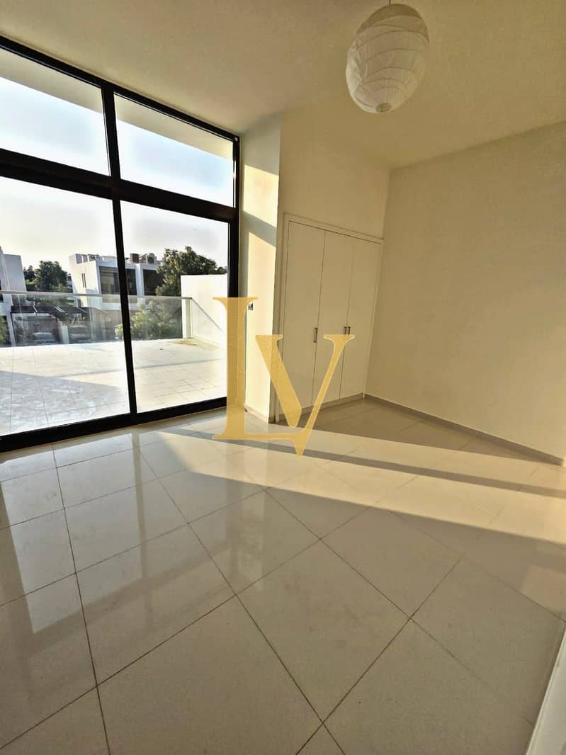 3 Bed+Maid | Middle unit | R2M14 | Rentd | Big Balcony - Image 9