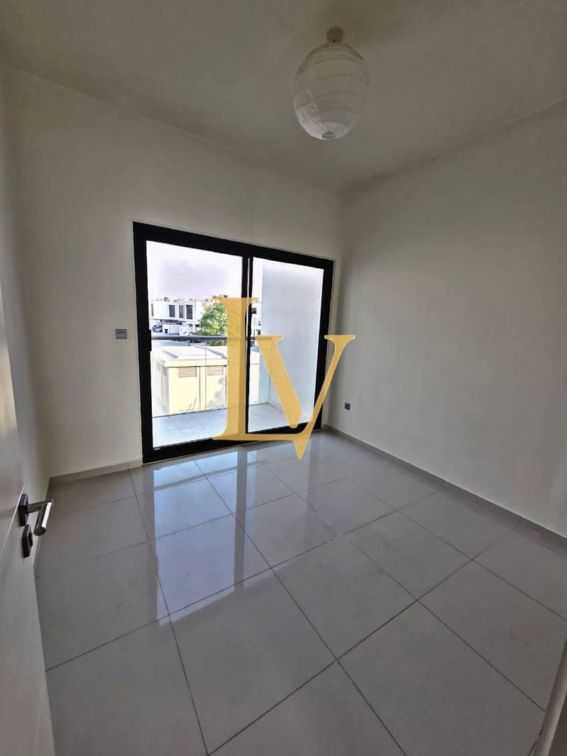 3 Bed+Maid | Middle unit | R2M14 | Rentd | Big Balcony - Image 10