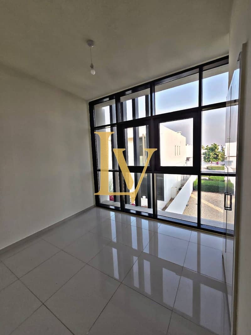 3 Bed+Maid | Middle unit | R2M14 | Rentd | Big Balcony - Image 11