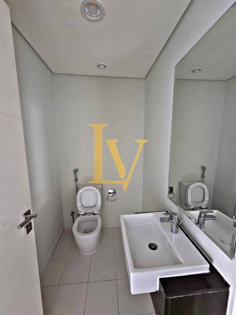 3 Bed+Maid | Middle unit | R2M14 | Rentd | Big Balcony - Image 12