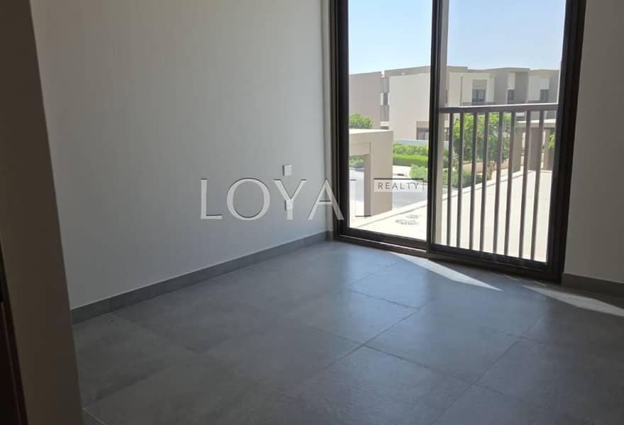 Single row | Near to Amenities | Full Park View - Image 8