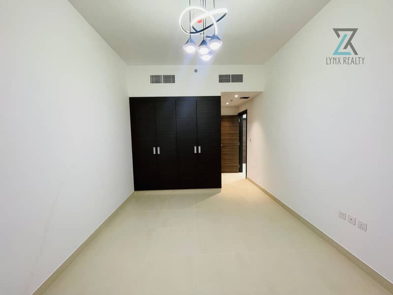 Spacious and luxury 1Bedroom With GYM pool parking