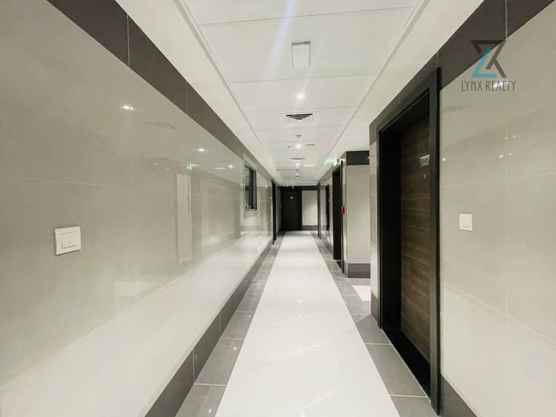 Spacious and luxury 1Bedroom With GYM pool parking