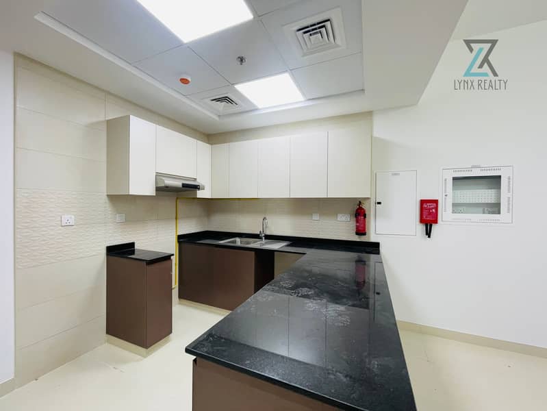 Spacious and luxury 1Bedroom With GYM pool parking - Image 8