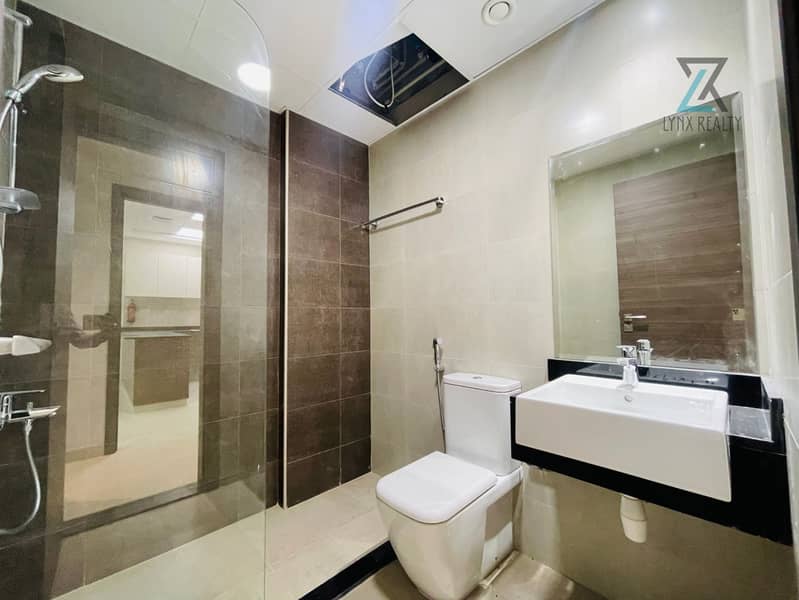 Spacious and luxury 1Bedroom With GYM pool parking - Image 10