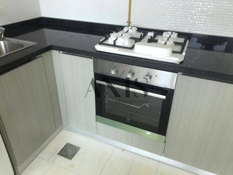 Bright and Spacious I Vacant I High Floor