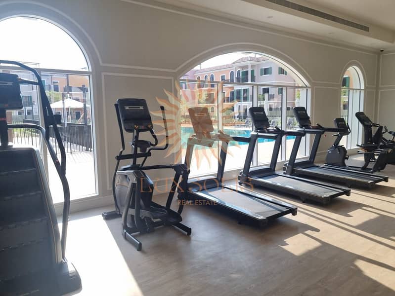 Waterfront Elegance in a Highly Sought Area - Image 18