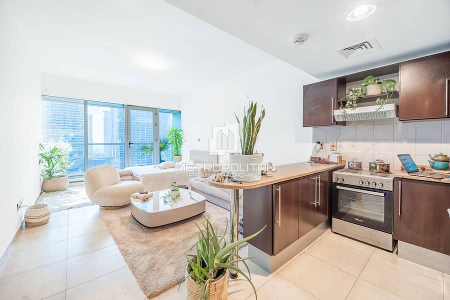 Modern Studio | Full Lake View | Close to Metro