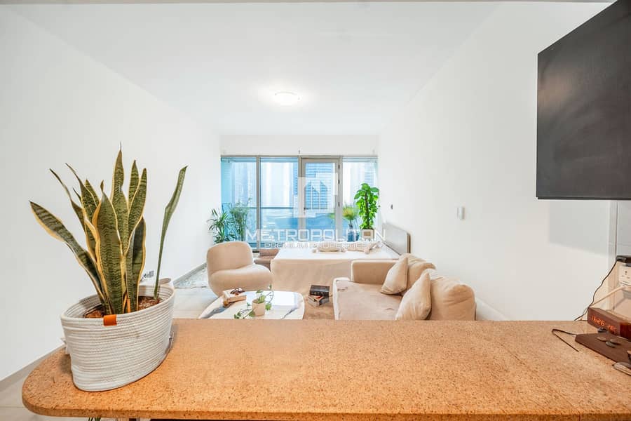 Modern Studio | Full Lake View | Close to Metro - Image 6