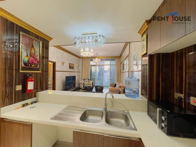 Upgraded Unit |Fully Fitted and furnished | Vacant - Image 15