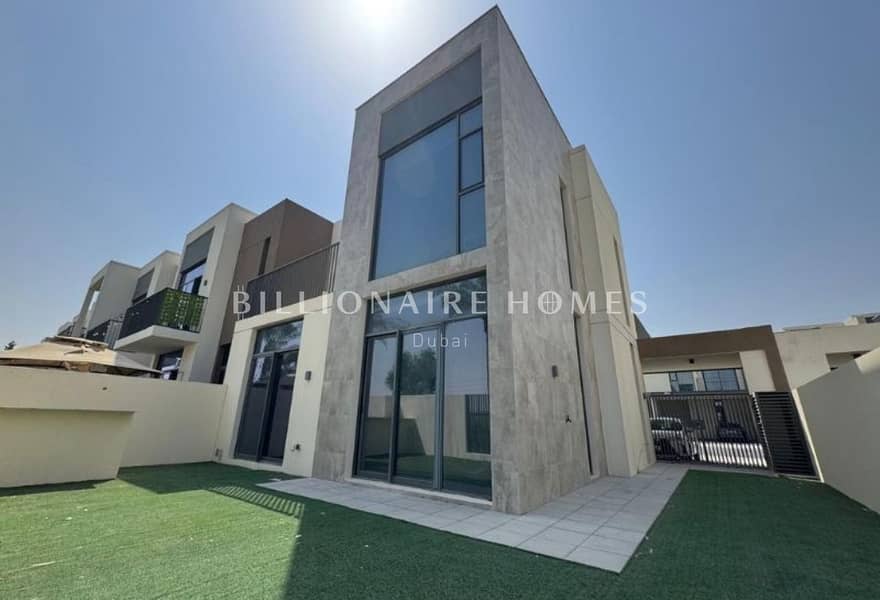 Corner Unit | Vacant | Overlooking Green Belt